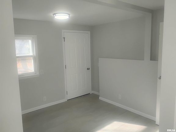 5th image of 1131 N Wildwood Ct