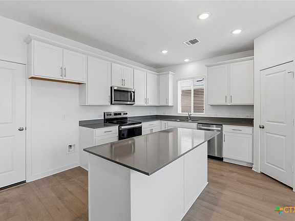 5th image of 1307 Sky Ridge Ct