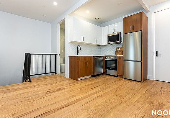 3rd image of 2114 Fulton St #1C