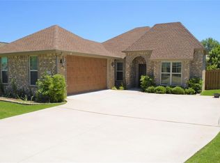 733 Abbey Rd, Lindale, TX 75771