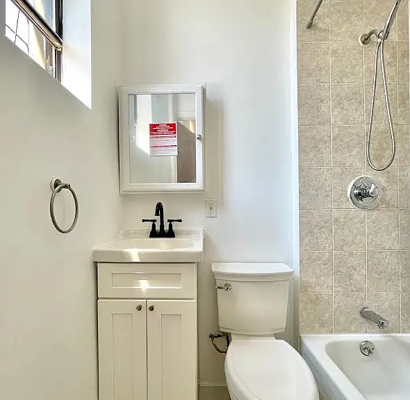 260 Irving Ave #2L — Photo 8