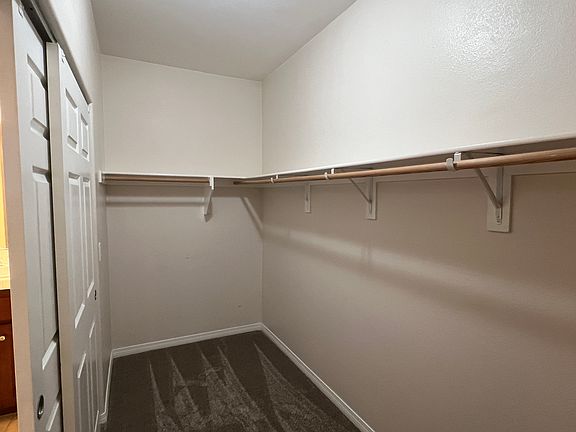 5th image of 208 Riverdale Ct APT 708