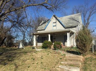 105 N Walnut St, Monett, MO 65708