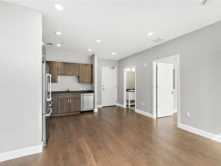 350 Oliver Ave #806 — Photo 3