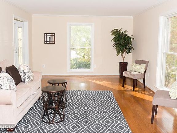 Spacious living room