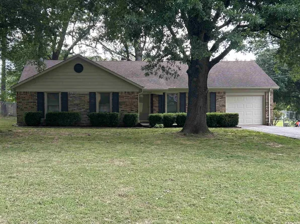 1700 S College St, Trenton, TN 38382