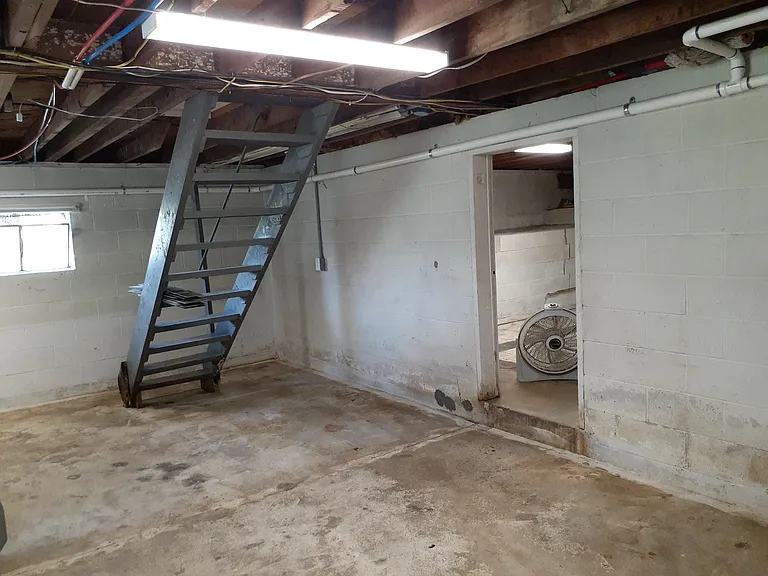 707 S McCrary St — Photo 15