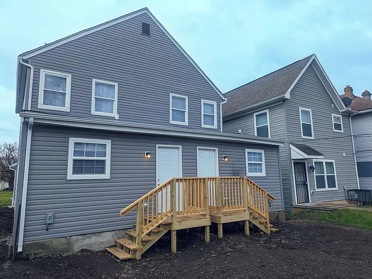 248-250 Reeb Ave — Photo 17