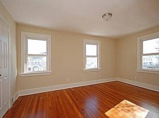 30 Hamilton Pl, Hempstead, NY 11550