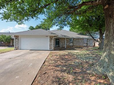 2121 Shamrock Dr, Edmond, OK, 73003