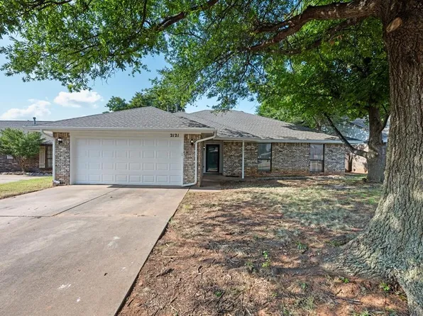 2121 Shamrock Dr, Edmond, OK 73003