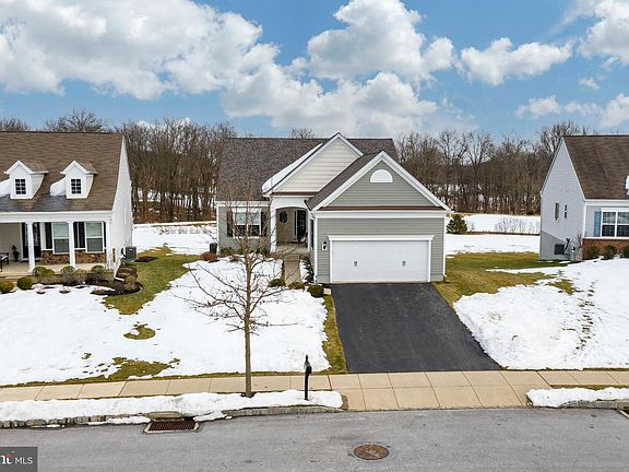 2nd image of 466 Hallman Ct