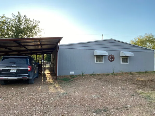 317 Montego Bay Rd, Comanche, TX 76442