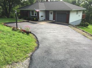 9368 Peebles Rd, Allison Park, PA 15101