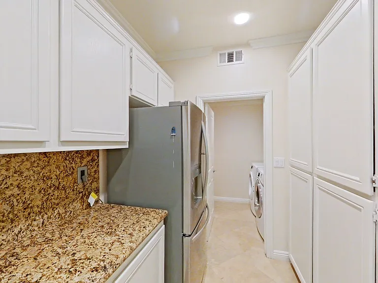 5 Avenida Brio — Photo 10