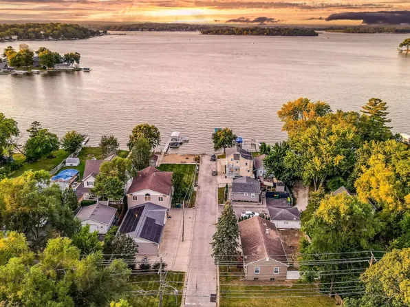 (undisclosed Address), Fox Lake, IL 60020