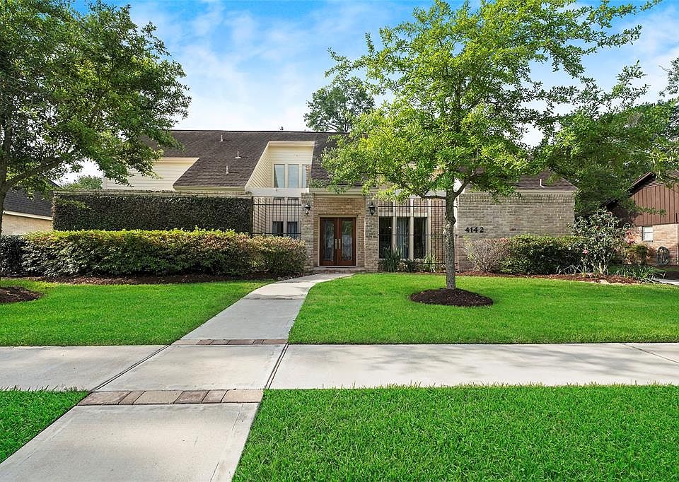 1st image of 4142 Crownwood Dr