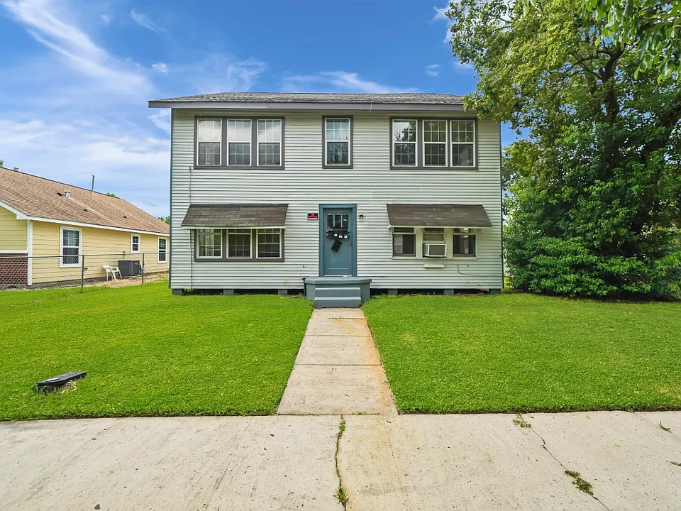 3205 Illinois St #4
