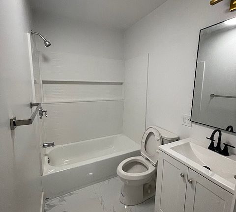 4th image of 92-94 Phipps St #2