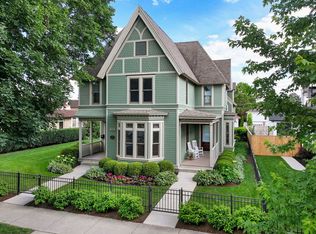 920 Geneva St, Lake Geneva, WI 53147