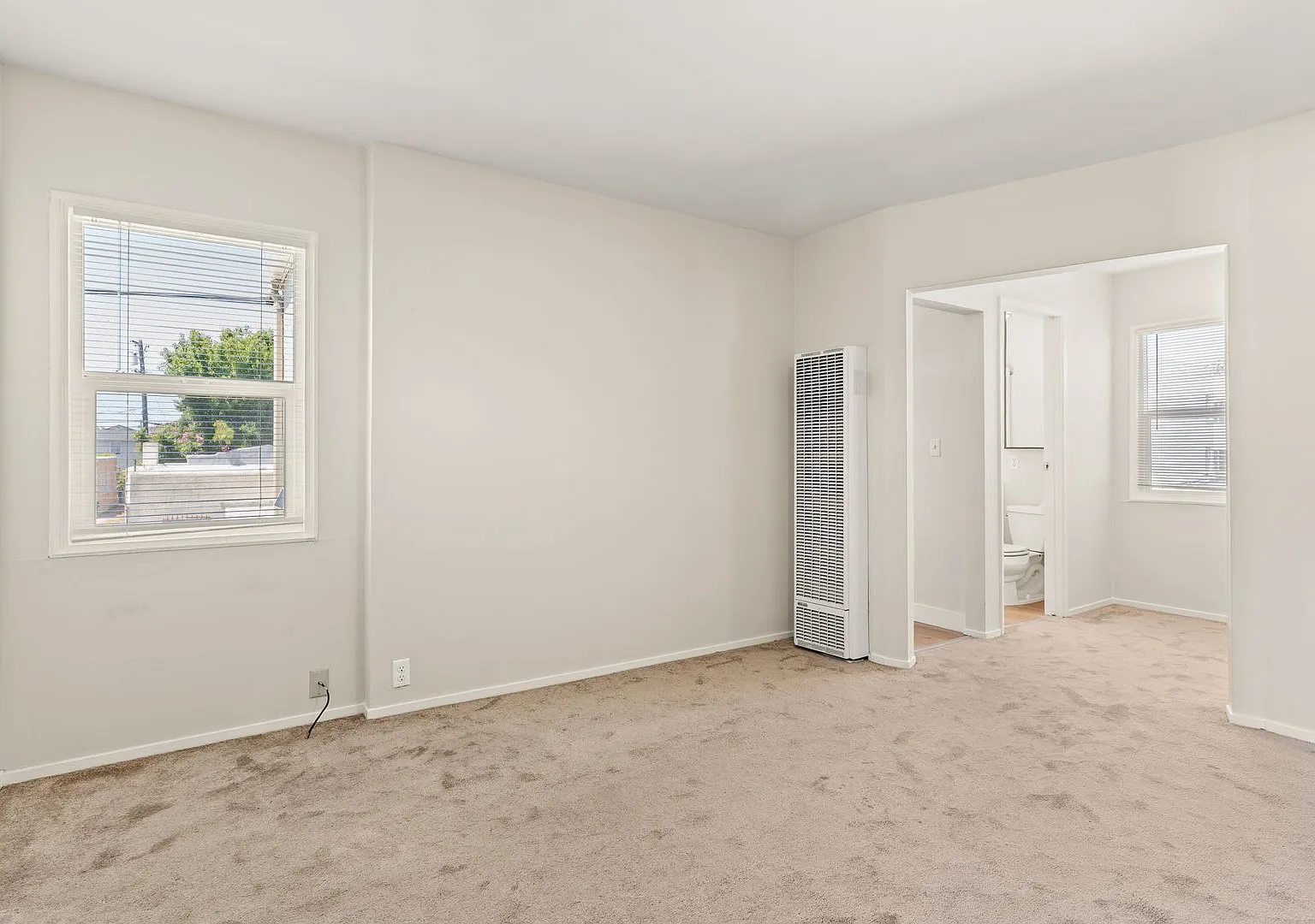 Charming San Leandro Duplex: 2 Bed w/ In-unit Laundry & Off-street Parking — Photo 2