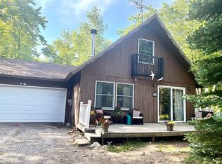 17870 Pineview Dr, Presque Isle, MI 49777
