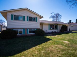 511 S 30th St, Escanaba, MI 49829