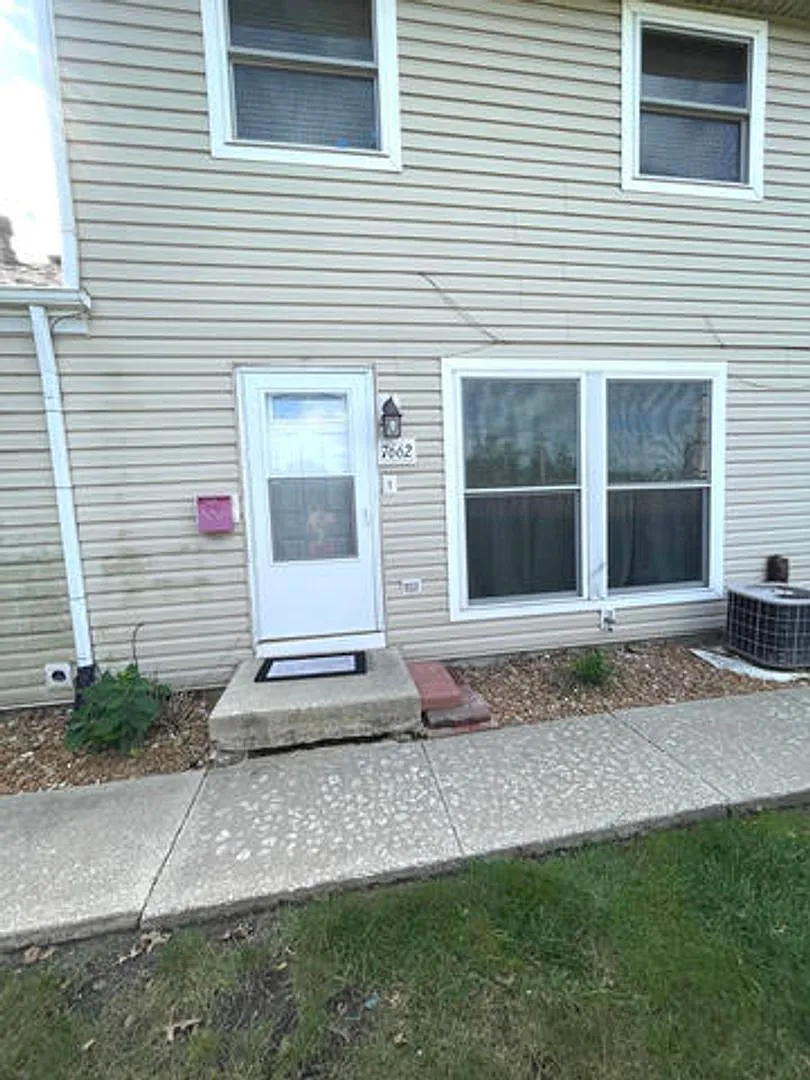 Move In Ready - 2BR, 1BA — Photo 1