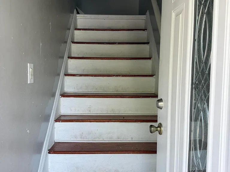 4 Albert Ct — Photo 2