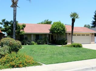 1834 S Pinkham St, Visalia, CA 93292