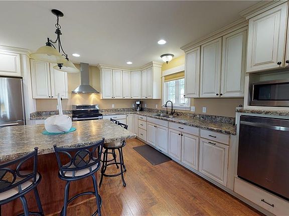 5th image of 5711 Creek Dr