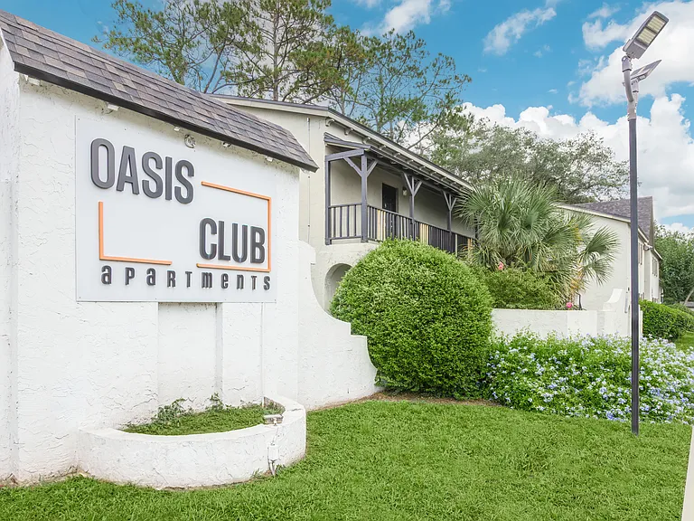 Oasis Club Apartments — Photo 7