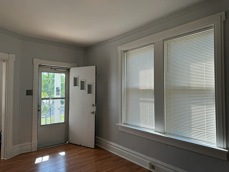 539 N Elm Ave — Photo 3