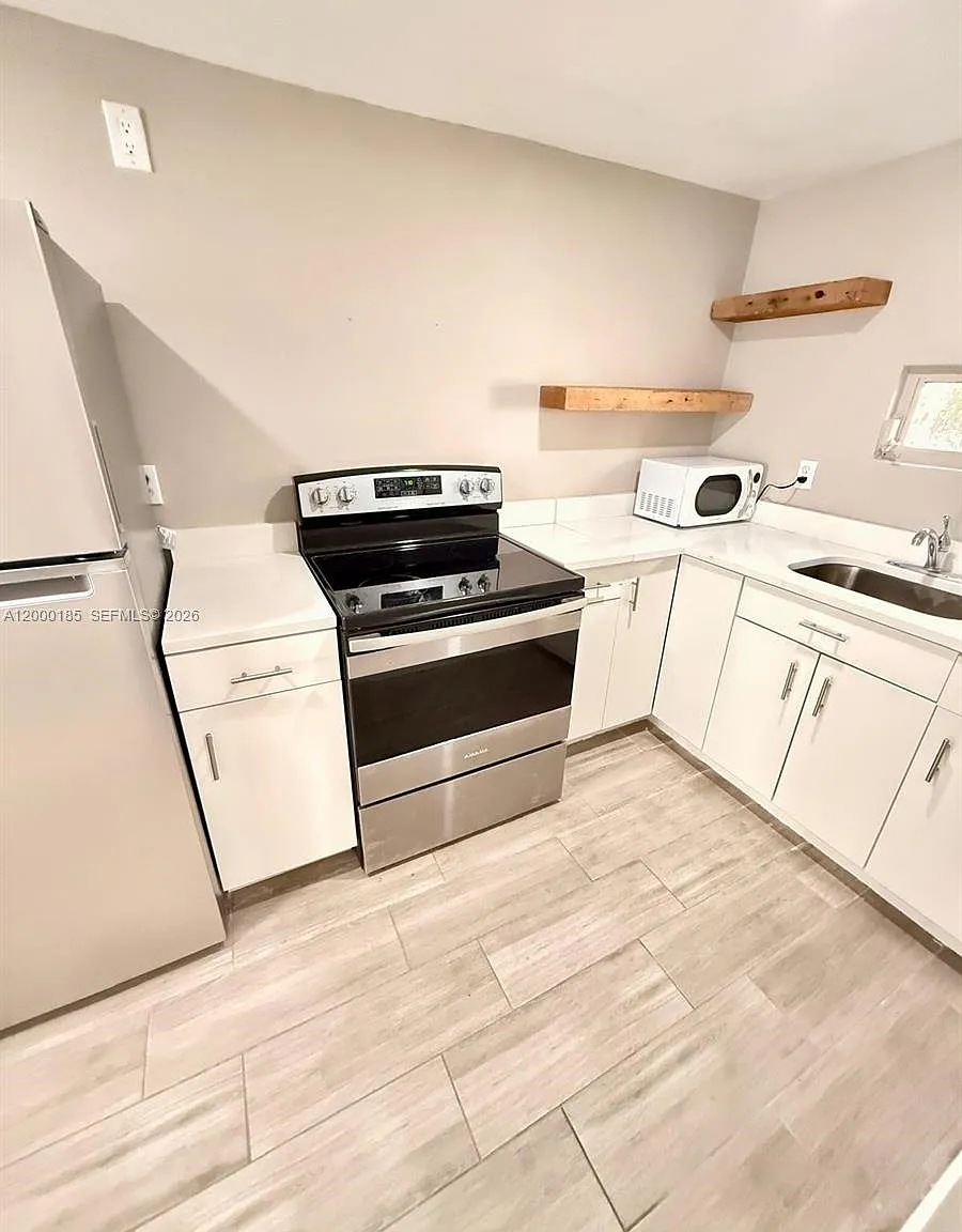 Lauderdale Park 6-33 1/2 — Photo 3
