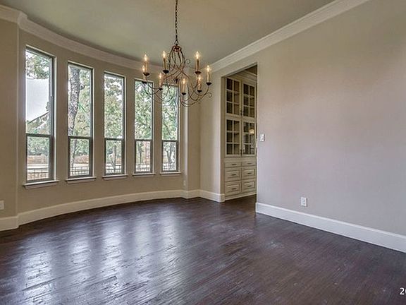 4th image of 905 Cobblestone Parks Dr