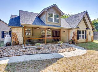 220 Royal Ct, Weatherford, TX 76085