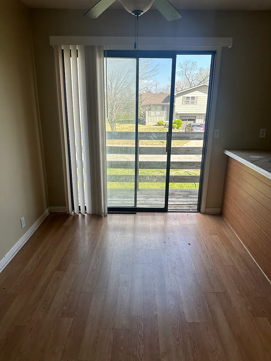 Building Photo - 708 Dondee Dr #2