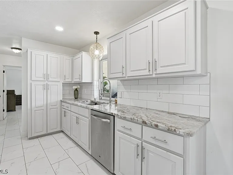 1446 SE 13th St — Photo 11