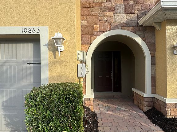 3rd image of 10863 Alvara Point Dr