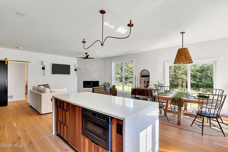4th image of 80c Schuurman Road