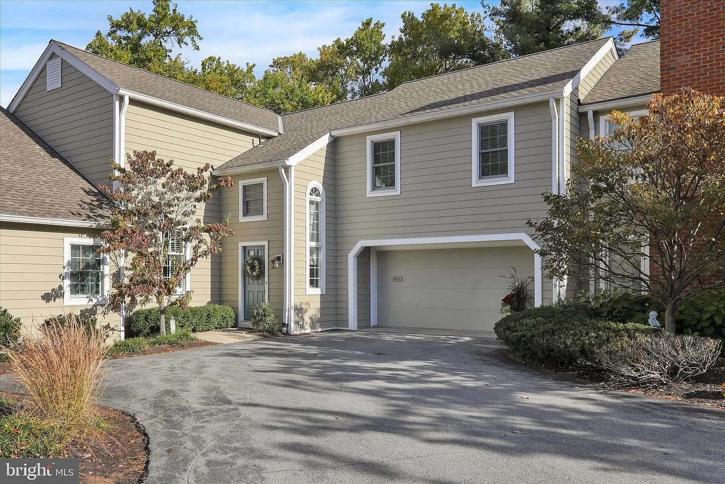 1907 Meadow Ln photo 1