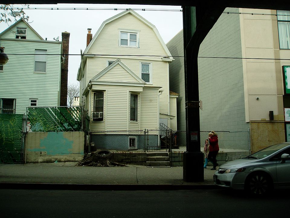 2nd image of 10002 39th Ave