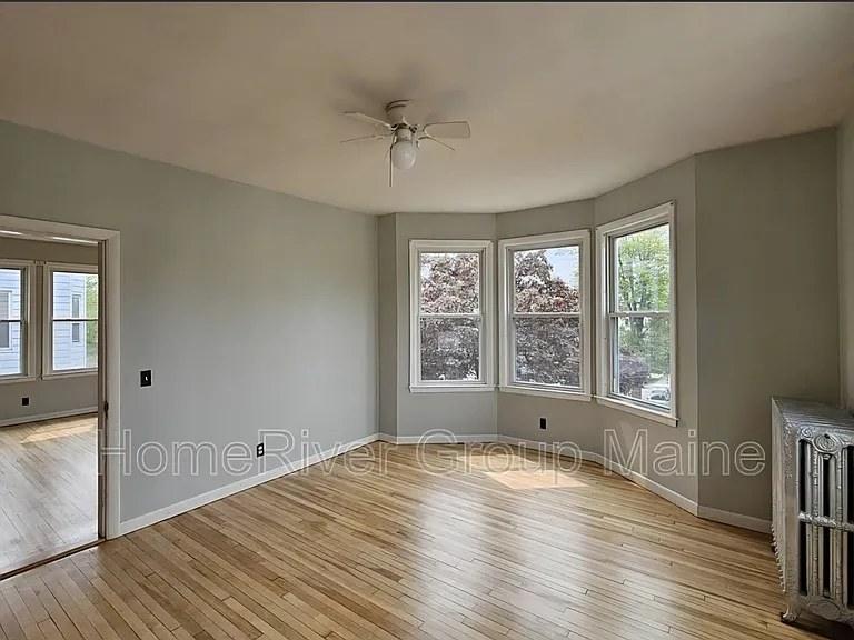 171 College St #5 — Photo 41