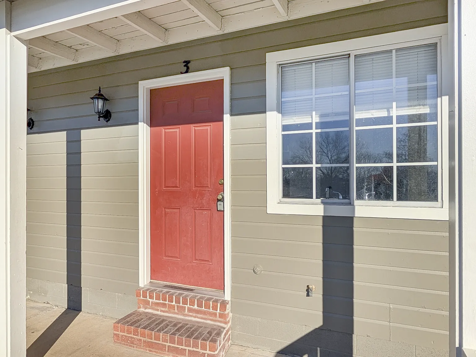 2456 N Brophy Cir — Photo 1