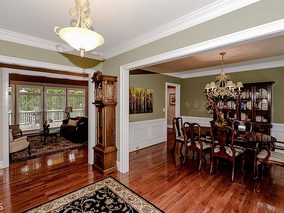 3rd image of 3664 Blakeford Way