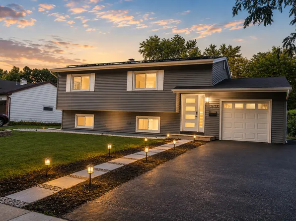 1003 Sheffield Dr, Crystal Lake, IL 60014