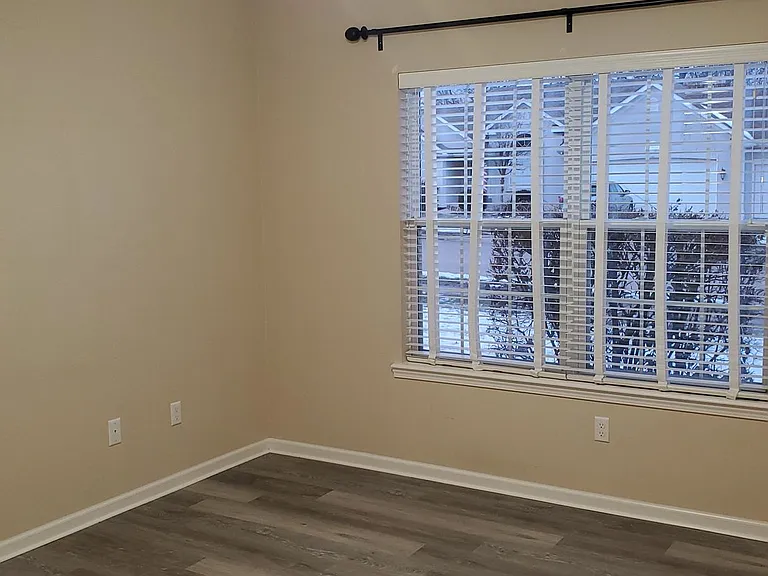 4200 Beach Pointe Dr — Photo 11