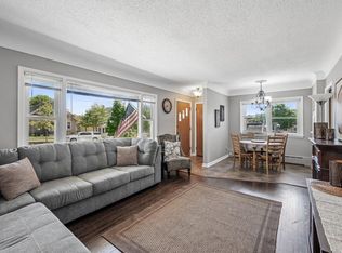 115 N Pine St, Chaska, MN 55318