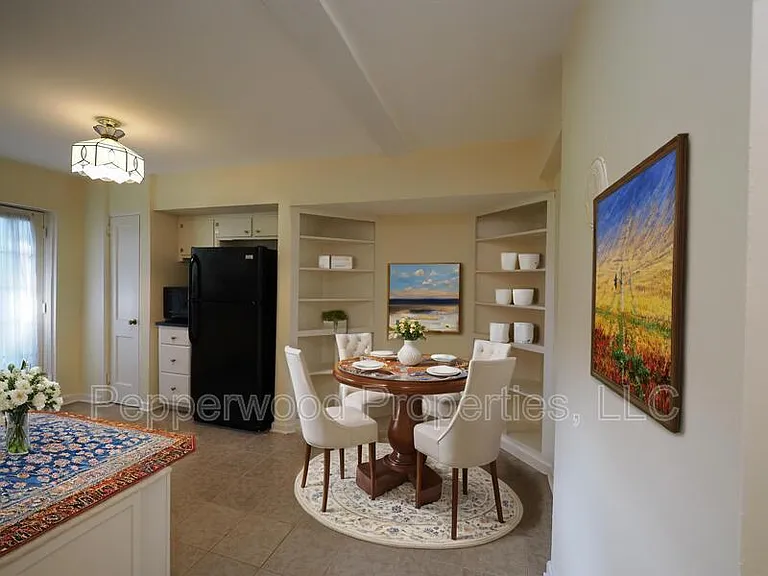 334 S Hampton Ave #1 — Photo 3
