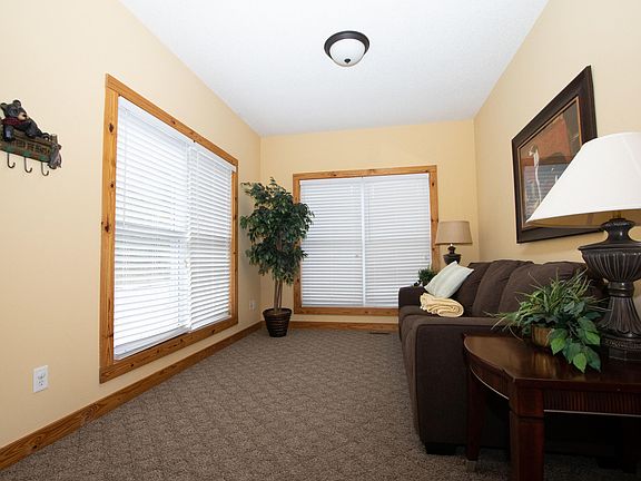 4th image of 115 Upper Village Ln